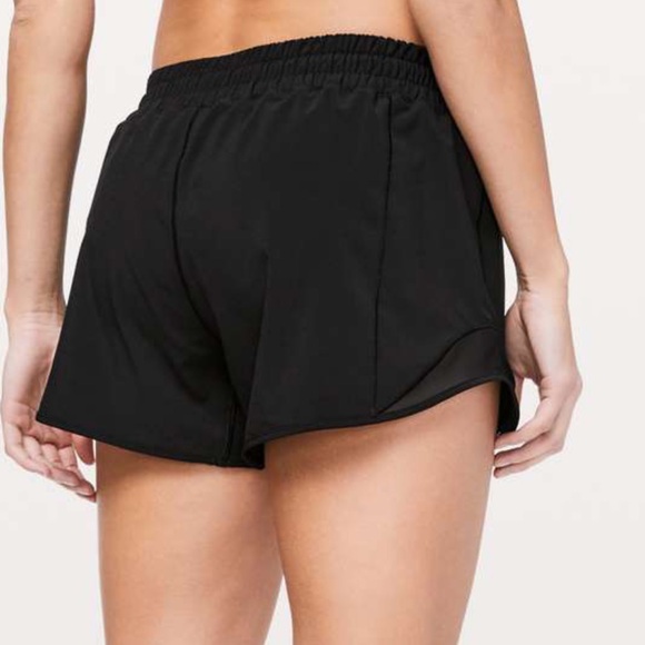 lululemon athletica Pants - Lululemon Hotty Hot Short *Long 4" Size 10